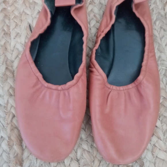 Céline Ballet Leather Flats. - Picture 1 of 7